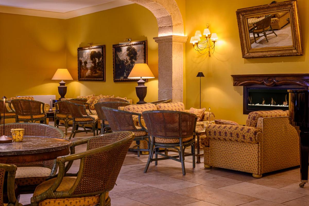 Coin salon dans l'établissement La Bastide du Calalou Hotel & Spa, BW Signature Collection