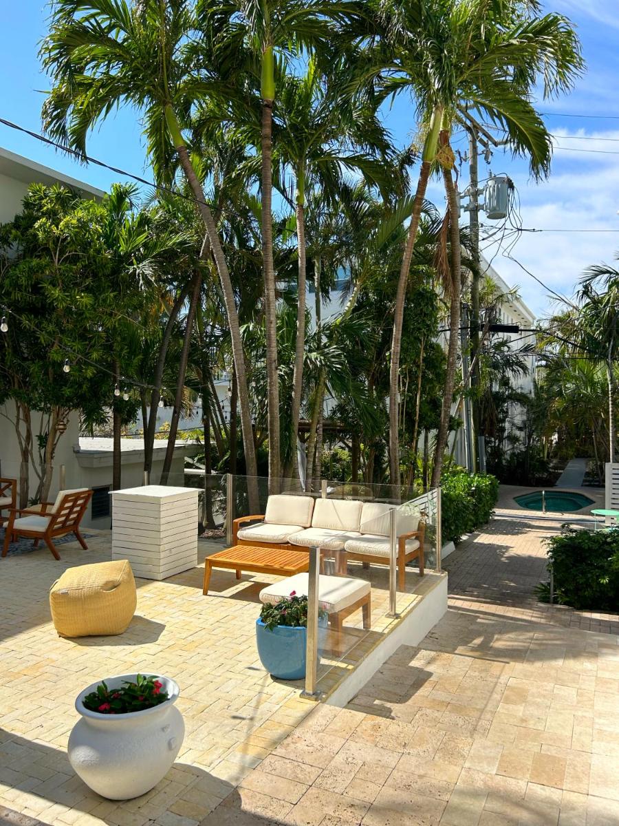 North Beach Hotel - Housity