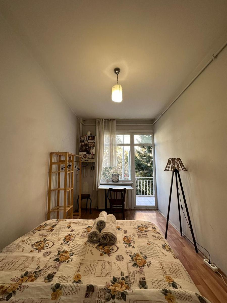 Cosy Room with balcony - Housity
