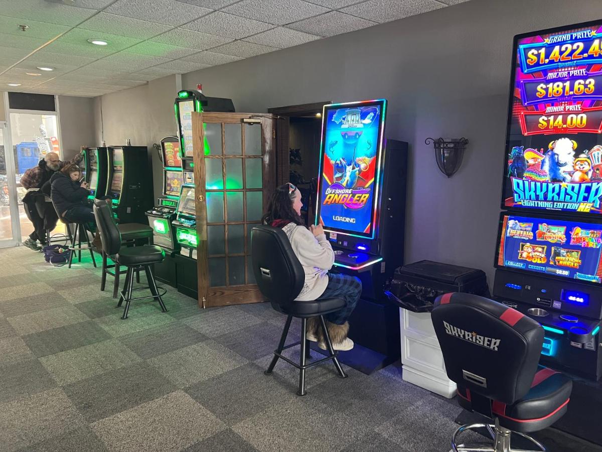 Travelodge by Wyndham Lincoln Northeast - Housity