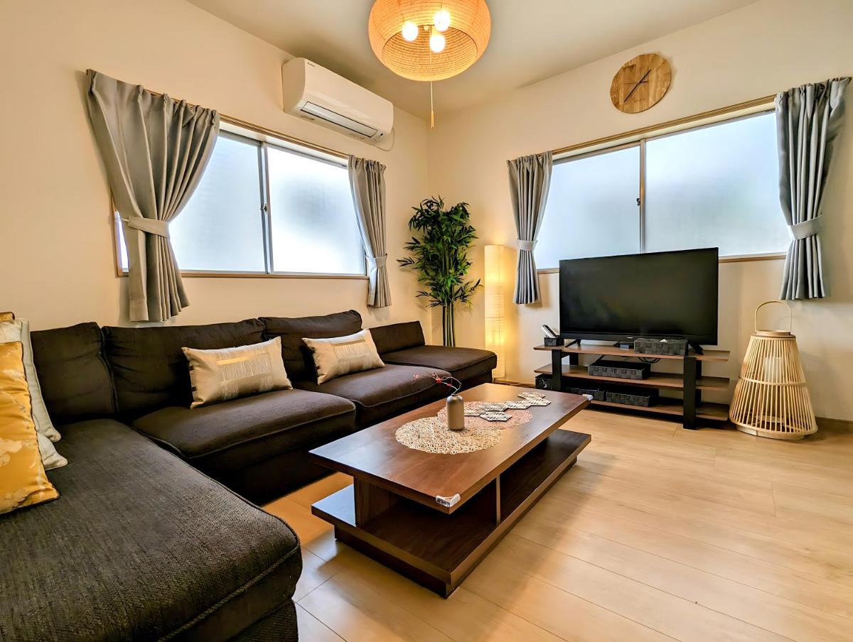 Tsukiyume Kan - House with Parking, 10Mins to USJ, Tennoji, Namba - Housity