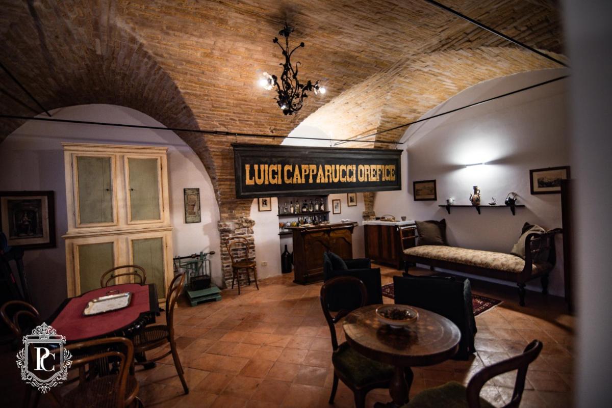 Palazzo Capparucci - Dimora storica - Housity