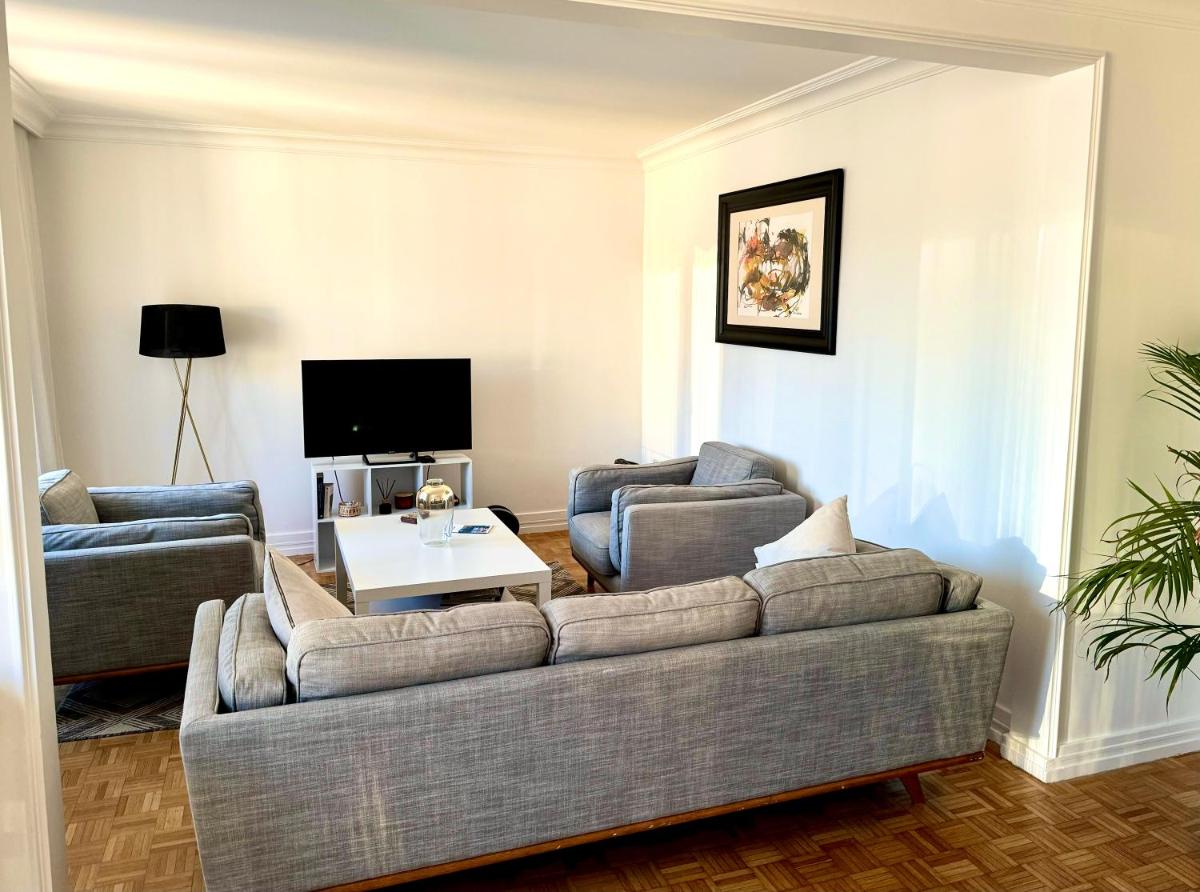 Bergson Top - Appart 80m2, 2 grandes chambres, entièrement rénovée et équipée, lumineux, WIFI, balcon, calme, vue imprenable - Hizvo