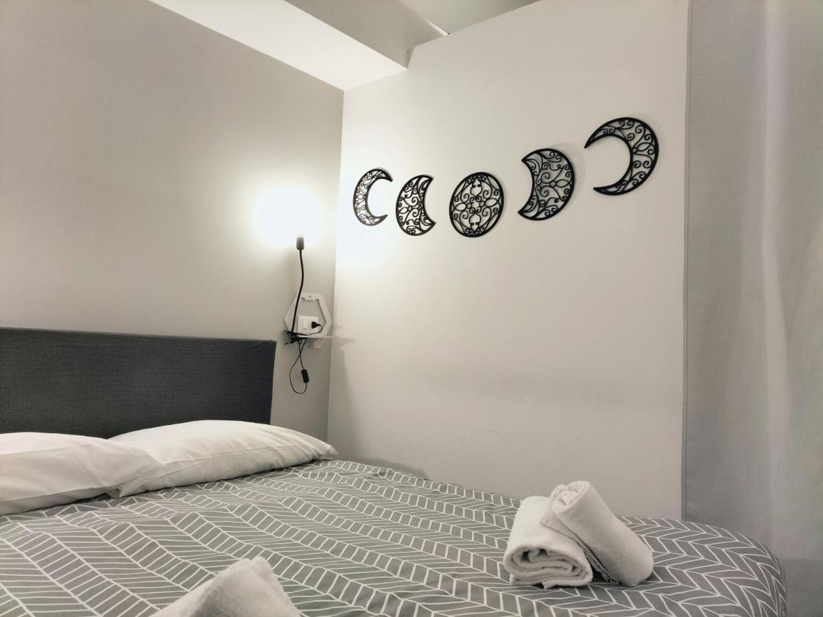 Theatron Houses - Housity
