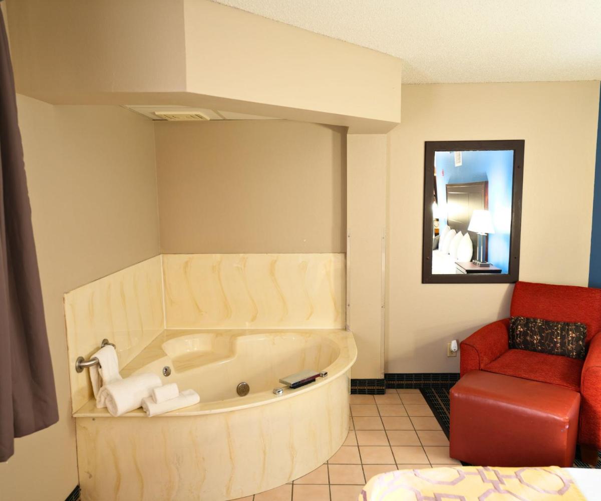 Baymont by Wyndham Marshalltown - Housity