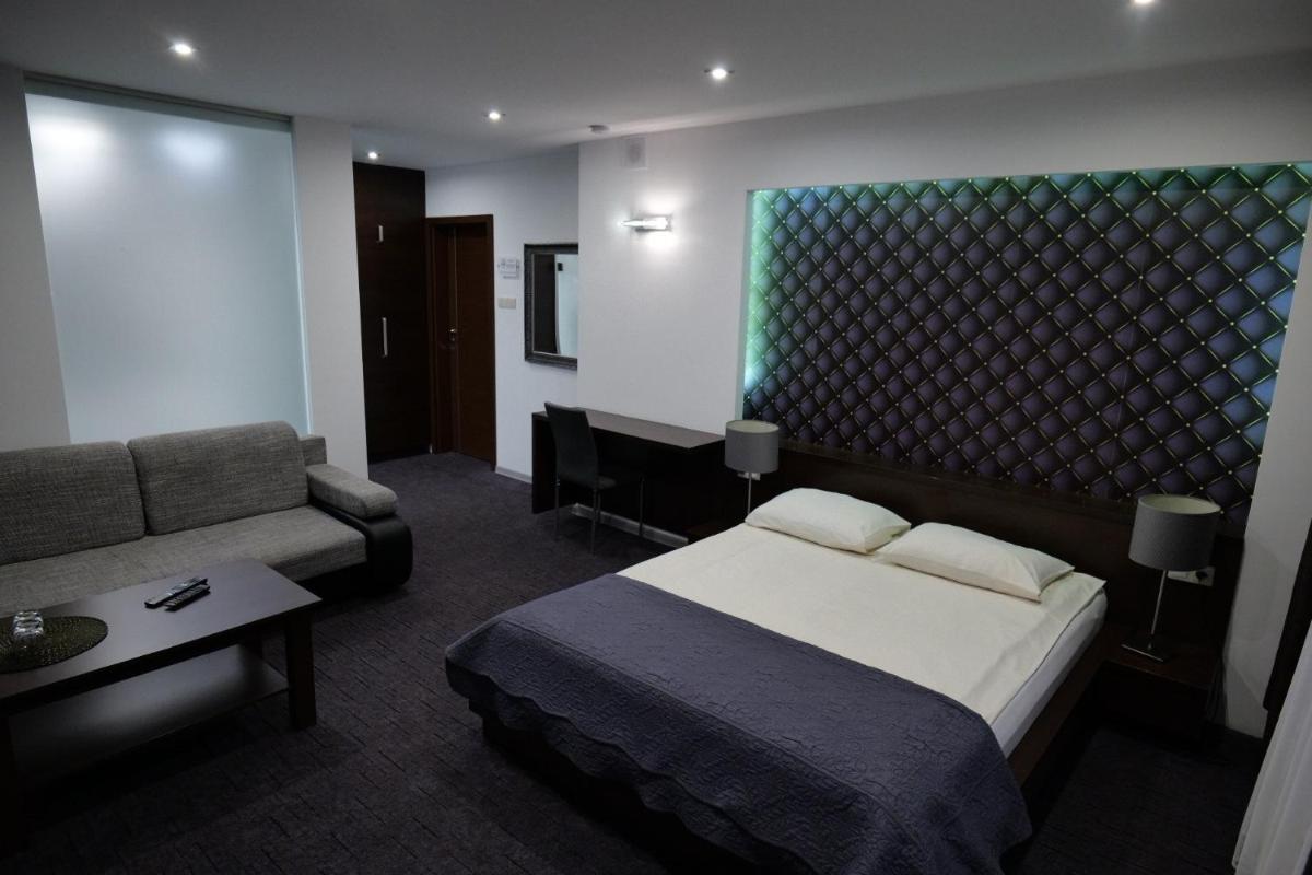 Azymut Hotel - Restauracja - Housity