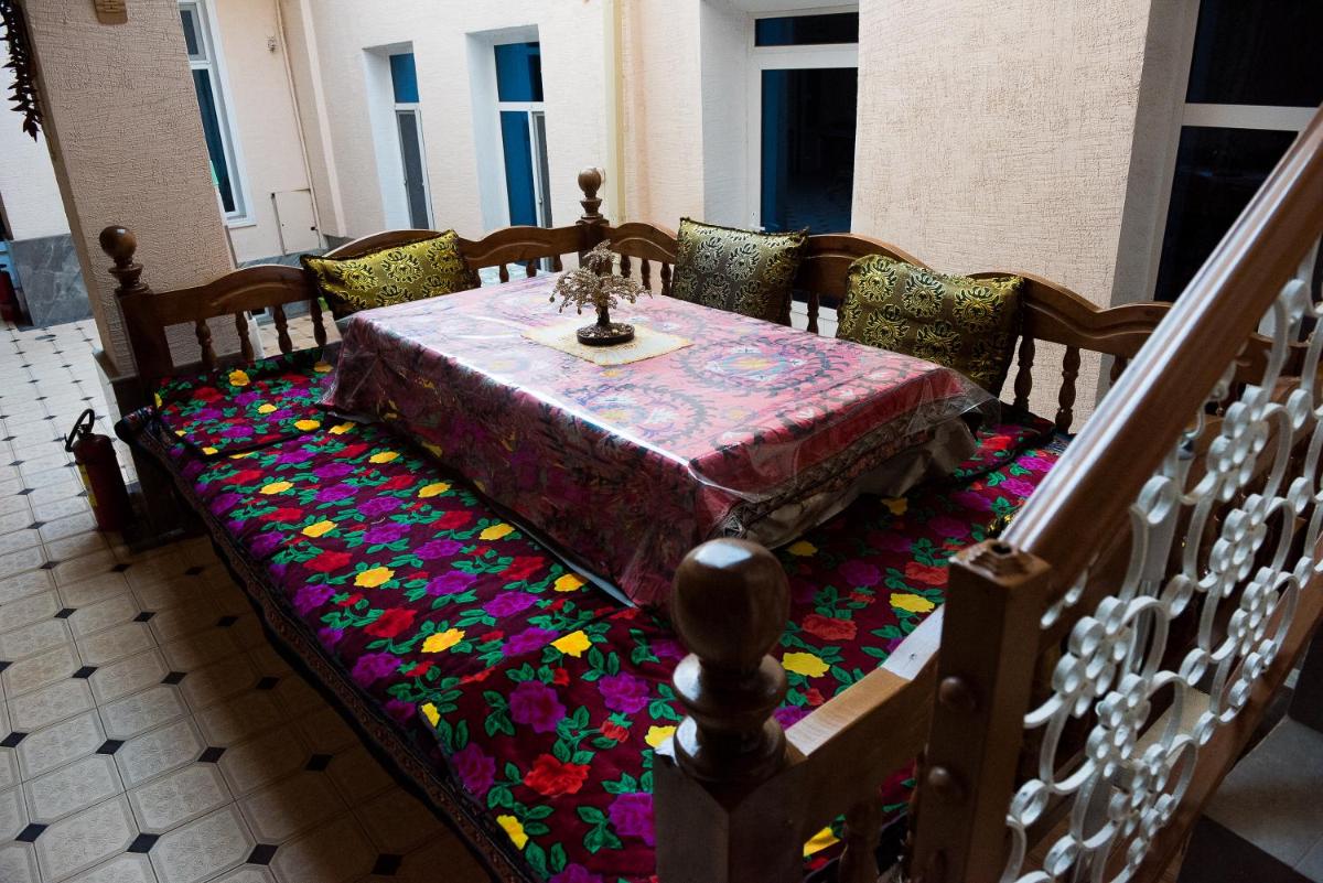 Rajab Bobo guest house - Housity