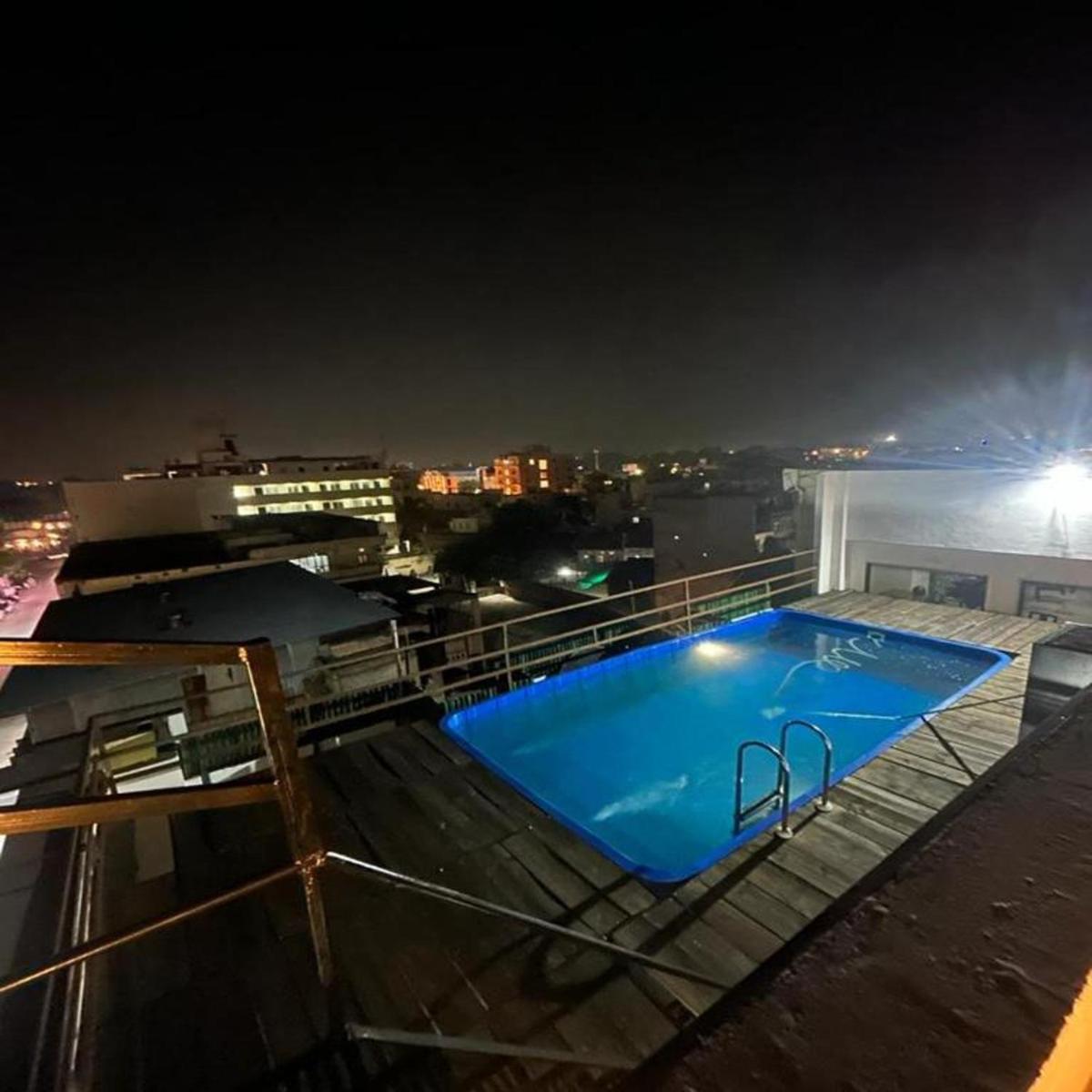 Hotel GVS-24 CLUB, Rooftop Cafe! swimming pool! Karaoke Music! - Hizvo