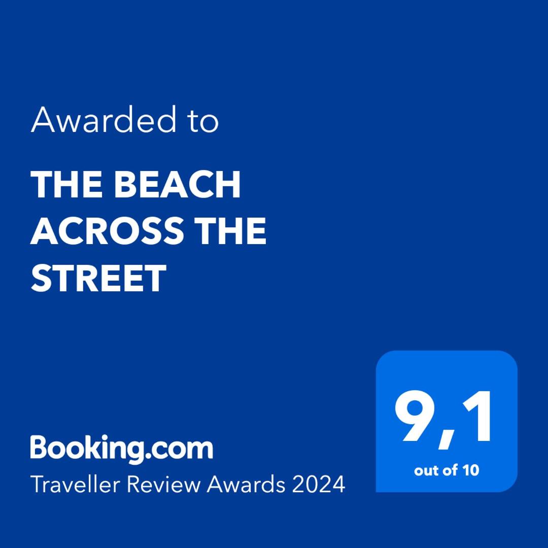 THE BEACH ACROSS THE STREET - Housity