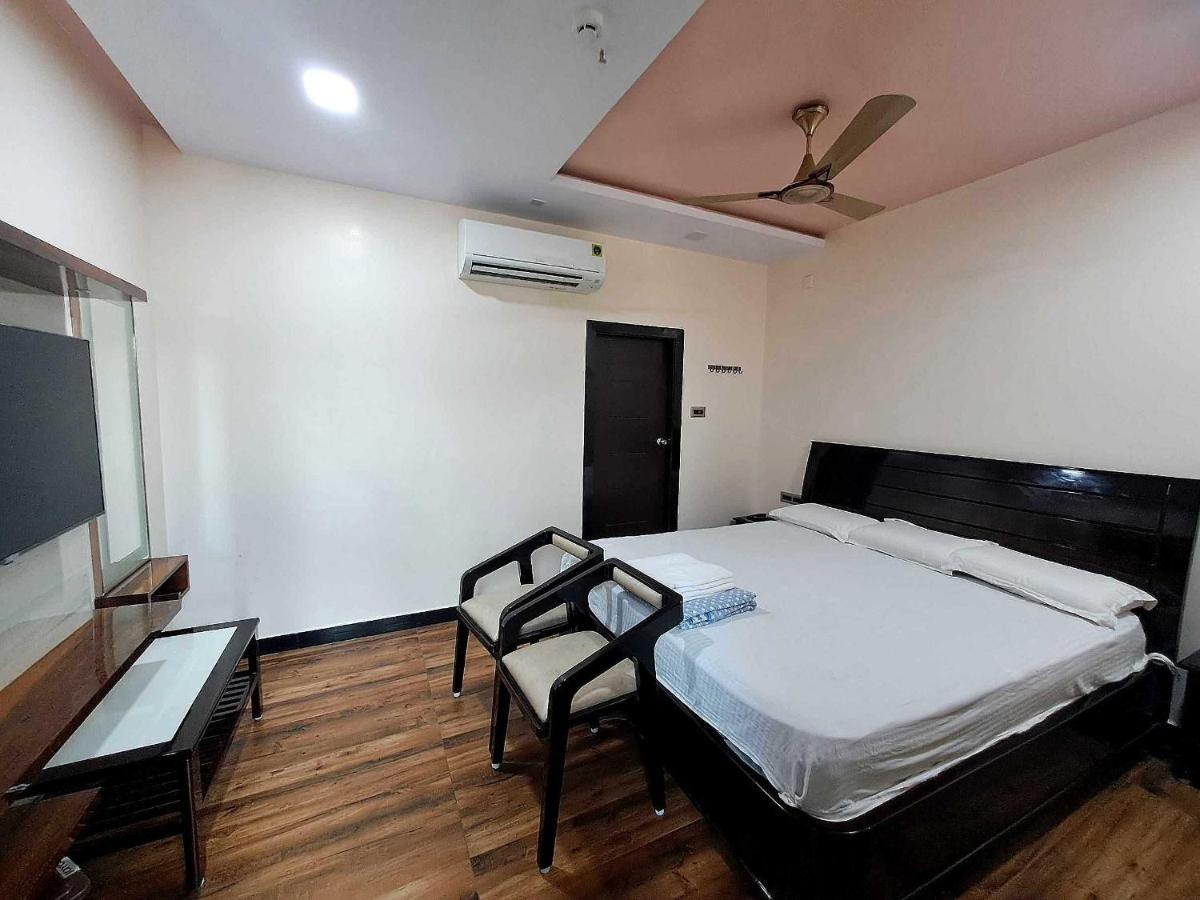 Collection O Hotel Green Tree - Housity