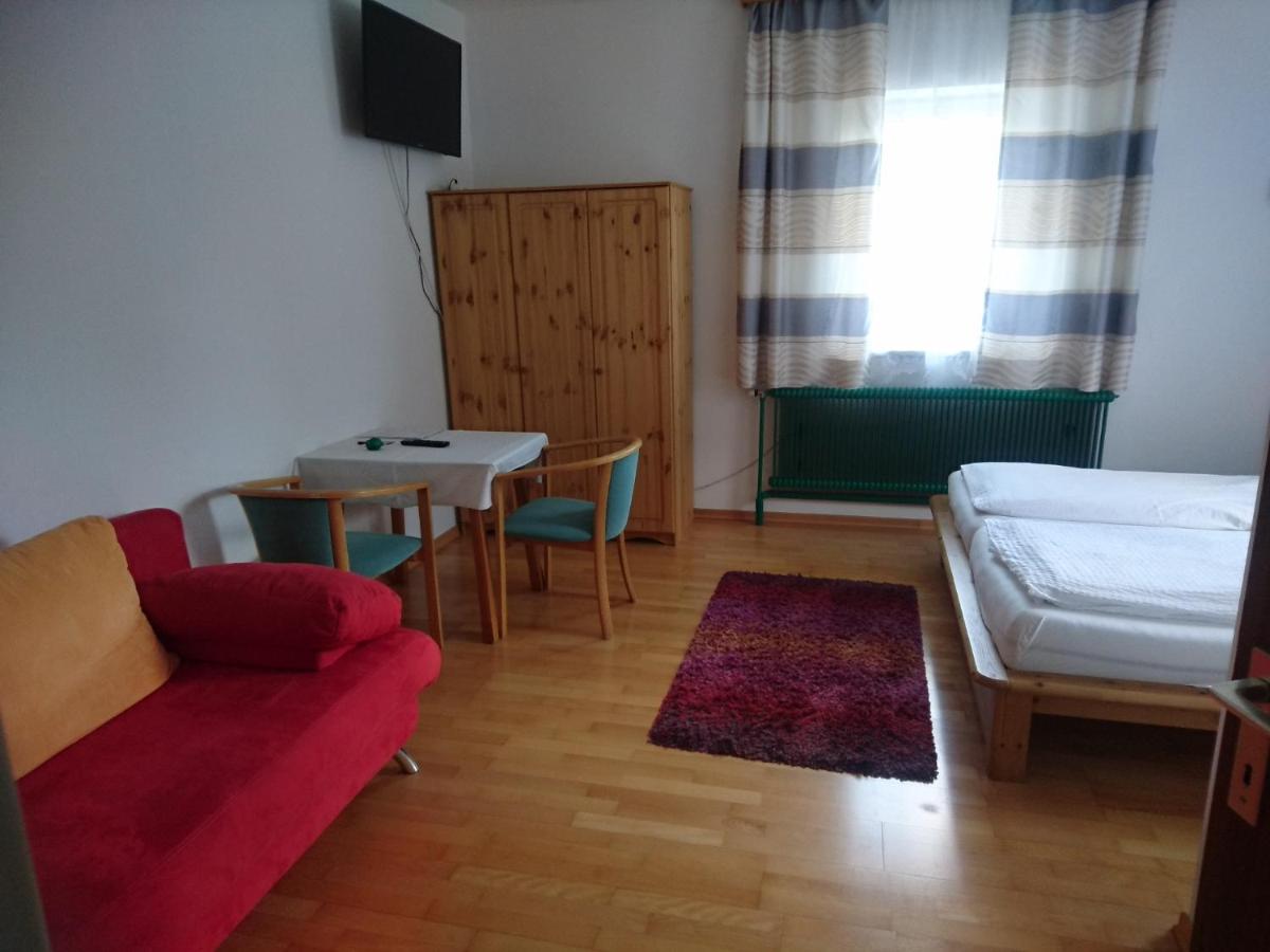 Stanglwirt Frühstückspension - Housity