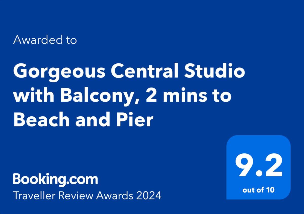 Gorgeous Central Studio with Balcony, 2 mins to Beach and Pier - Housity
