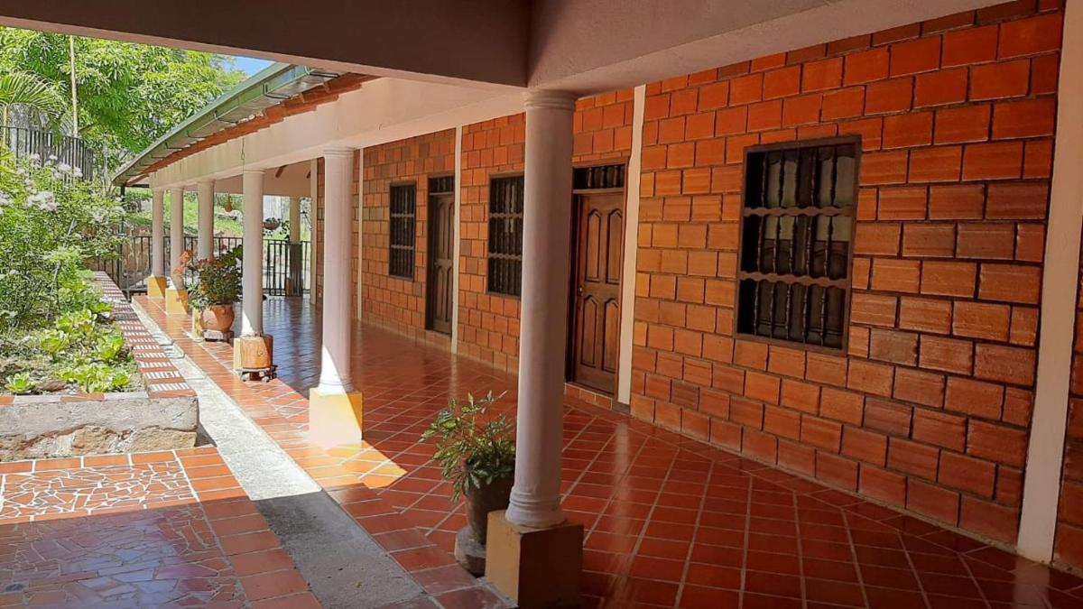 Finca Los Caneyes - Housity