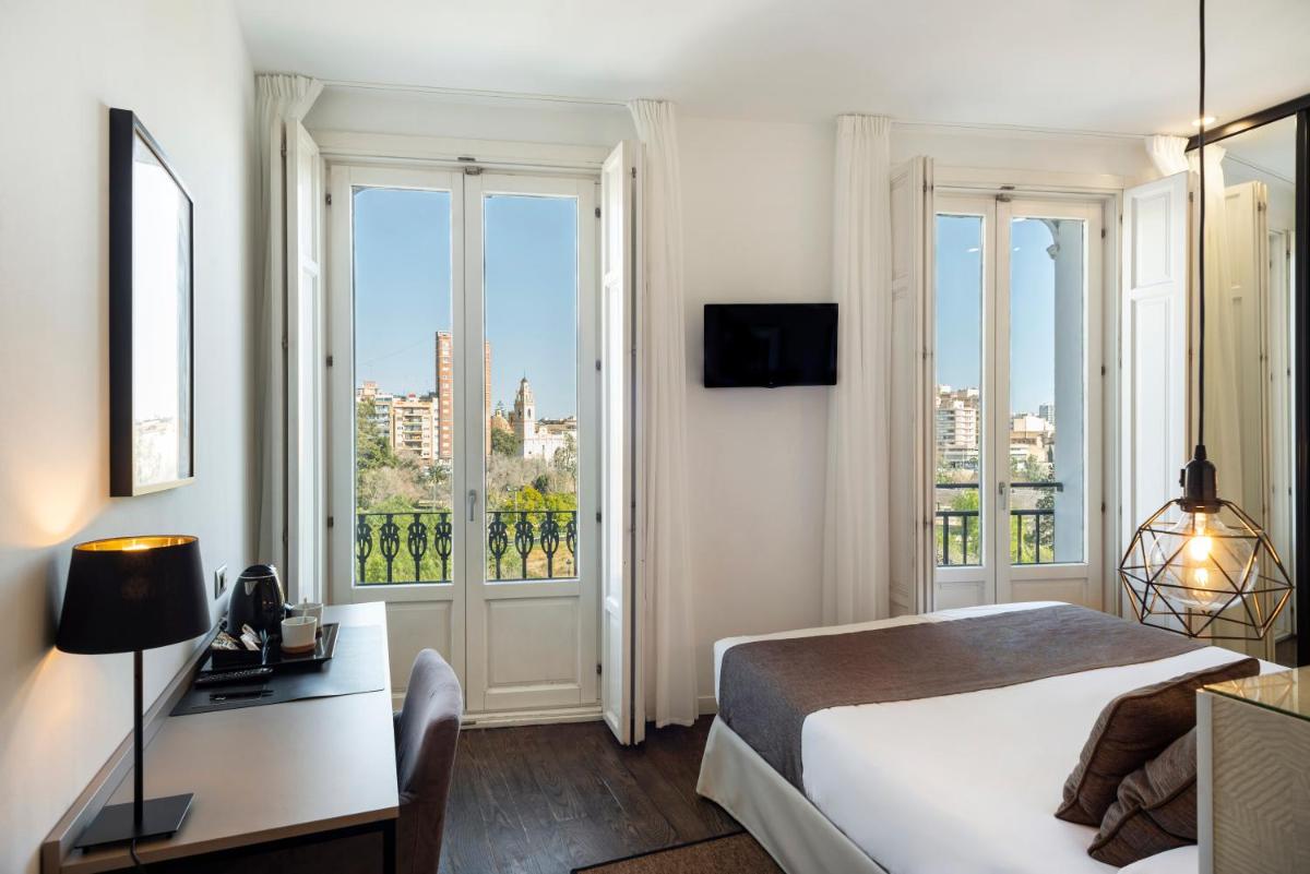 Blanq Carmen Hotel - Housity
