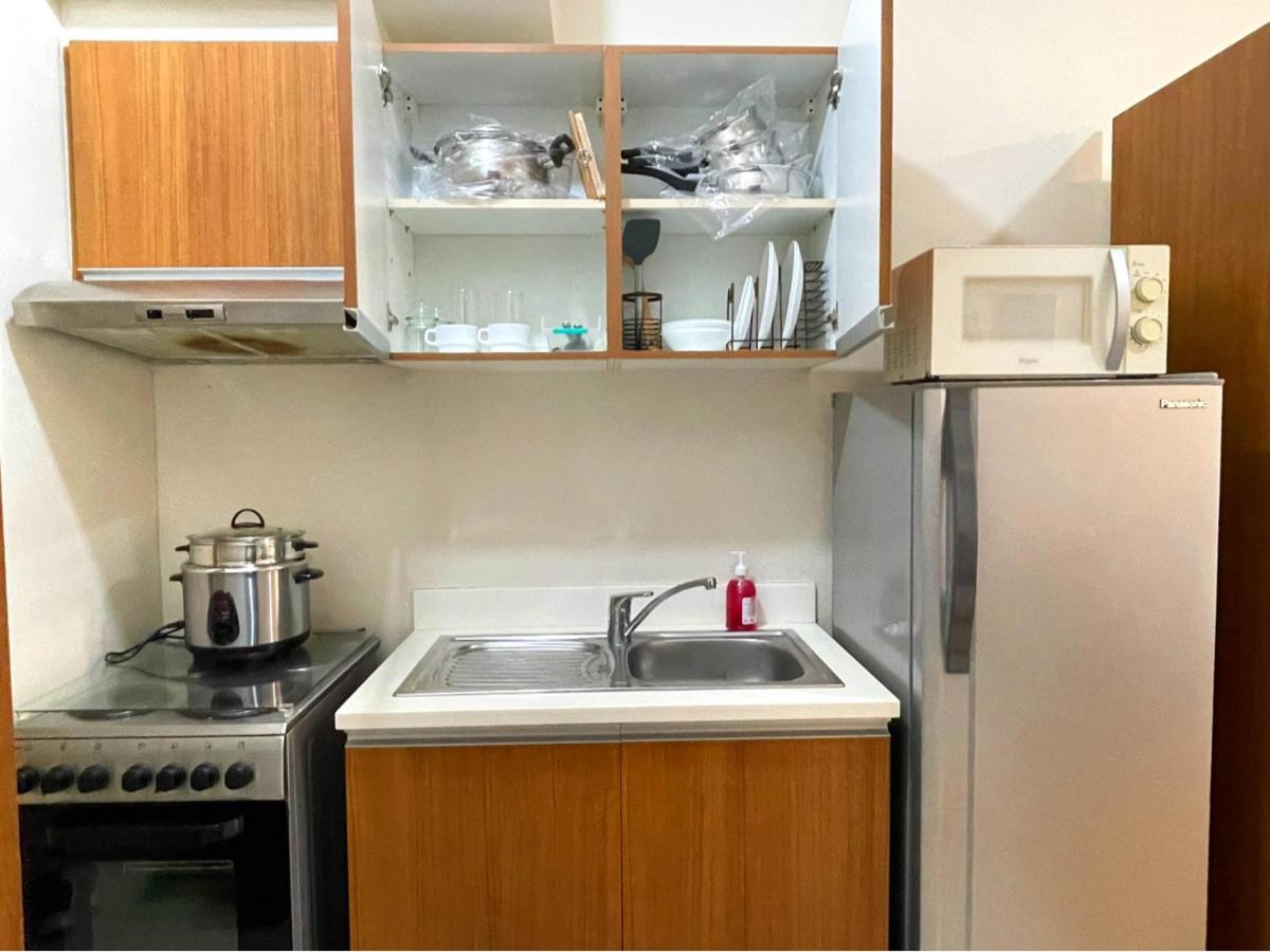 Modern and Cozy Condo in 8Adriatico near PGH, SLMEC and US Embassy - Housity