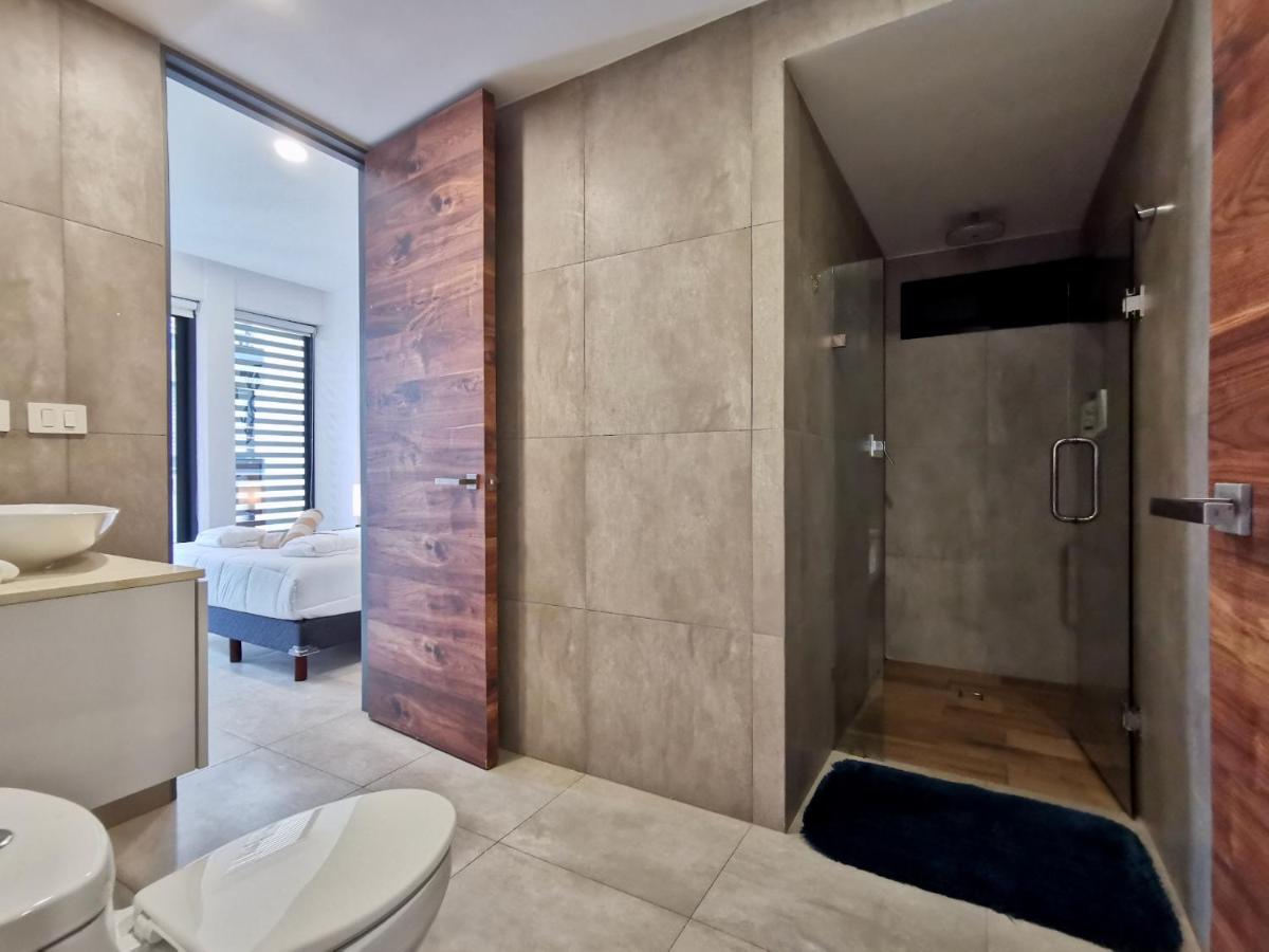 Icono 402 by Booking-Guys - Hizvo