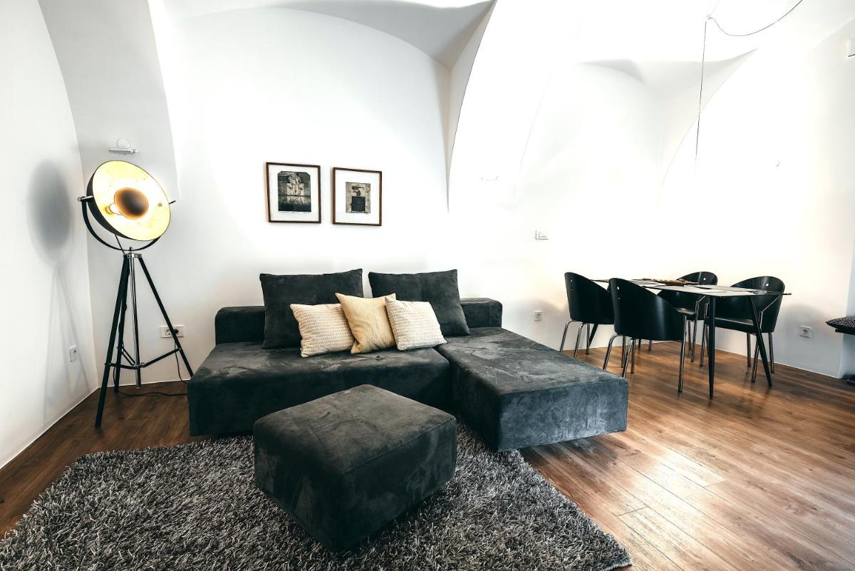 Mart's Choice Apartment - Housity