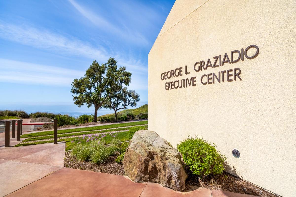 Villa Graziadio Executive Center at Pepperdine University - Housity