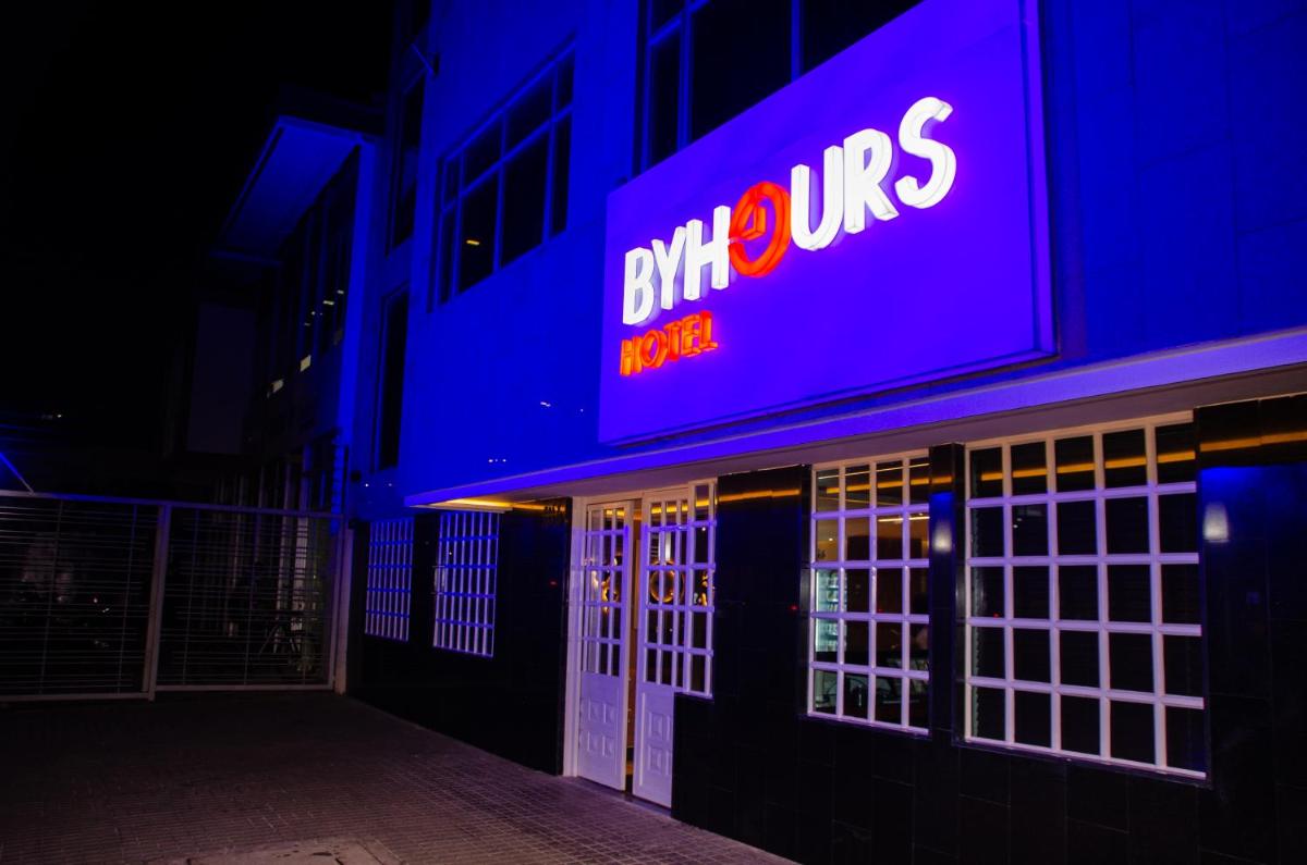 Hotel ByHours Las Américas - Housity