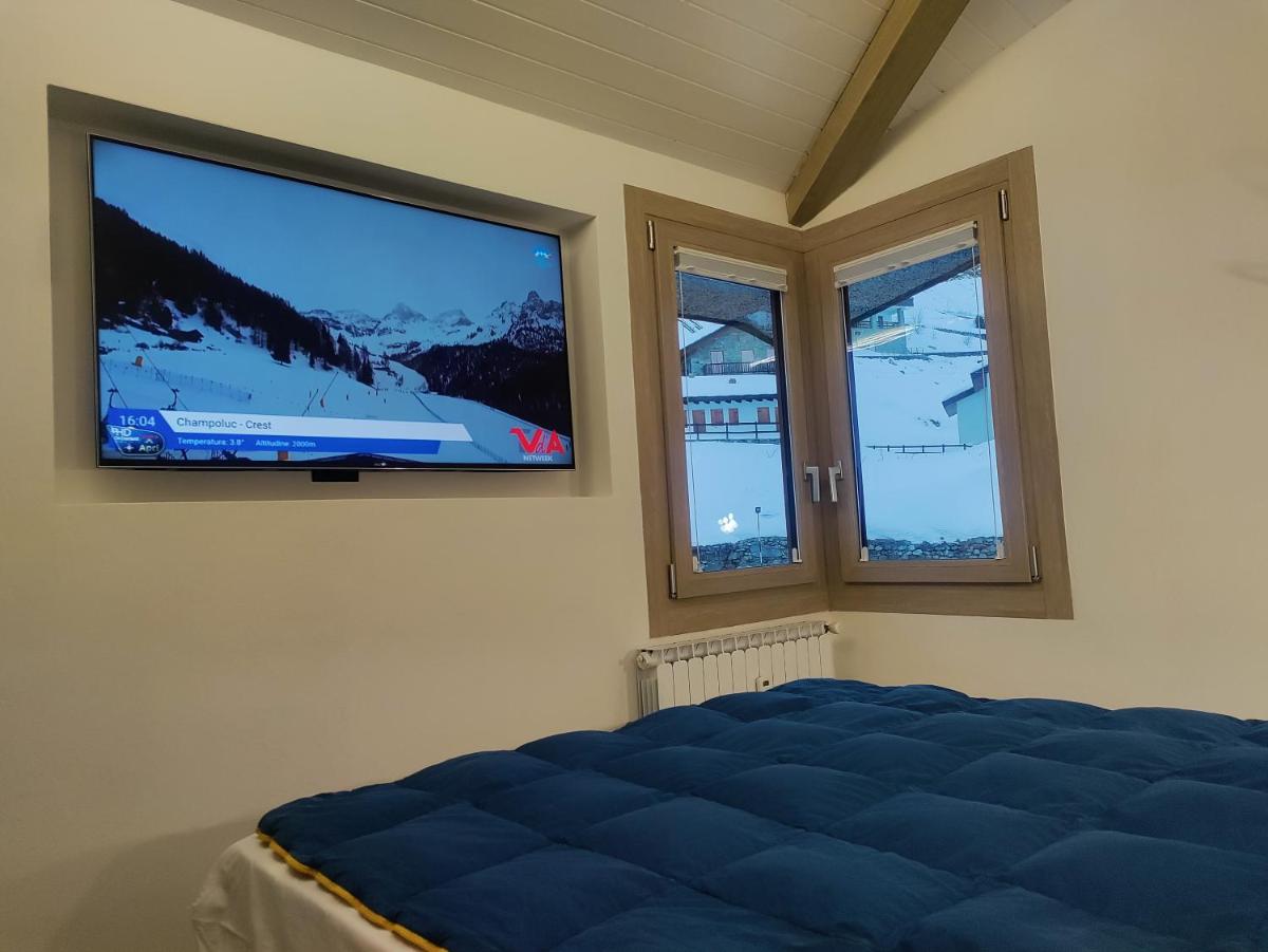 TANA DELLA MARMOTTA - renovated, ski in ski out, turkish bath, garage, storage - Hizvo