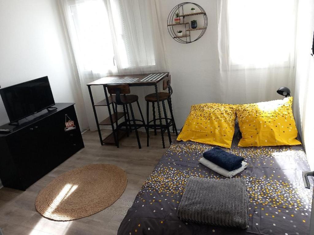 Petit cocon Tarbais -wifi-parking - Housity