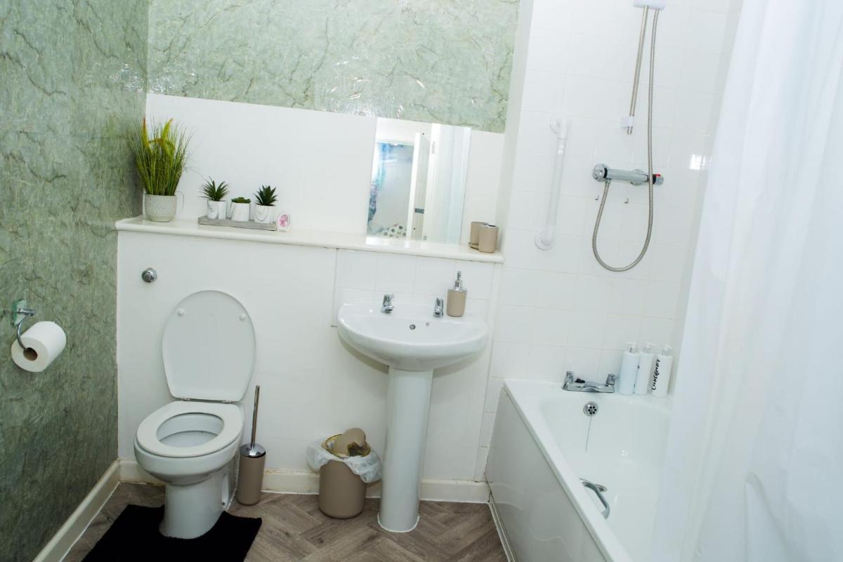 Suitetrails - guest room in crewe