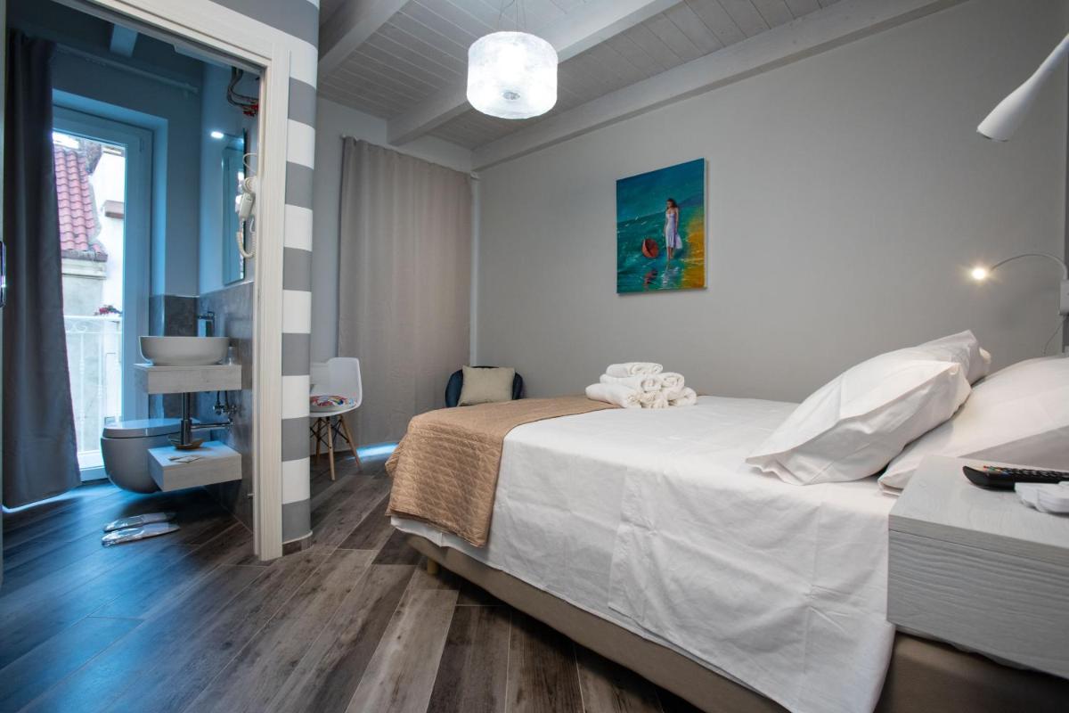 AL 54 Accommodation - Housity