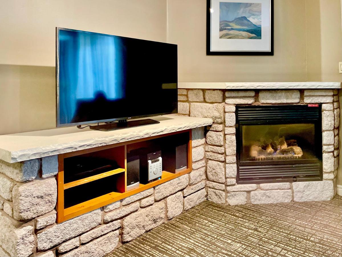 Hillside Haven: Carriage Club Resort Retreat - Housity