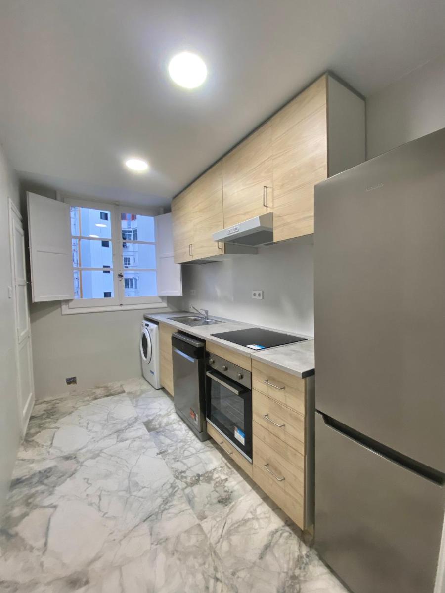 Suitetrails - Central Rooms & Suites at Bruno Valencia Apartments Downtown