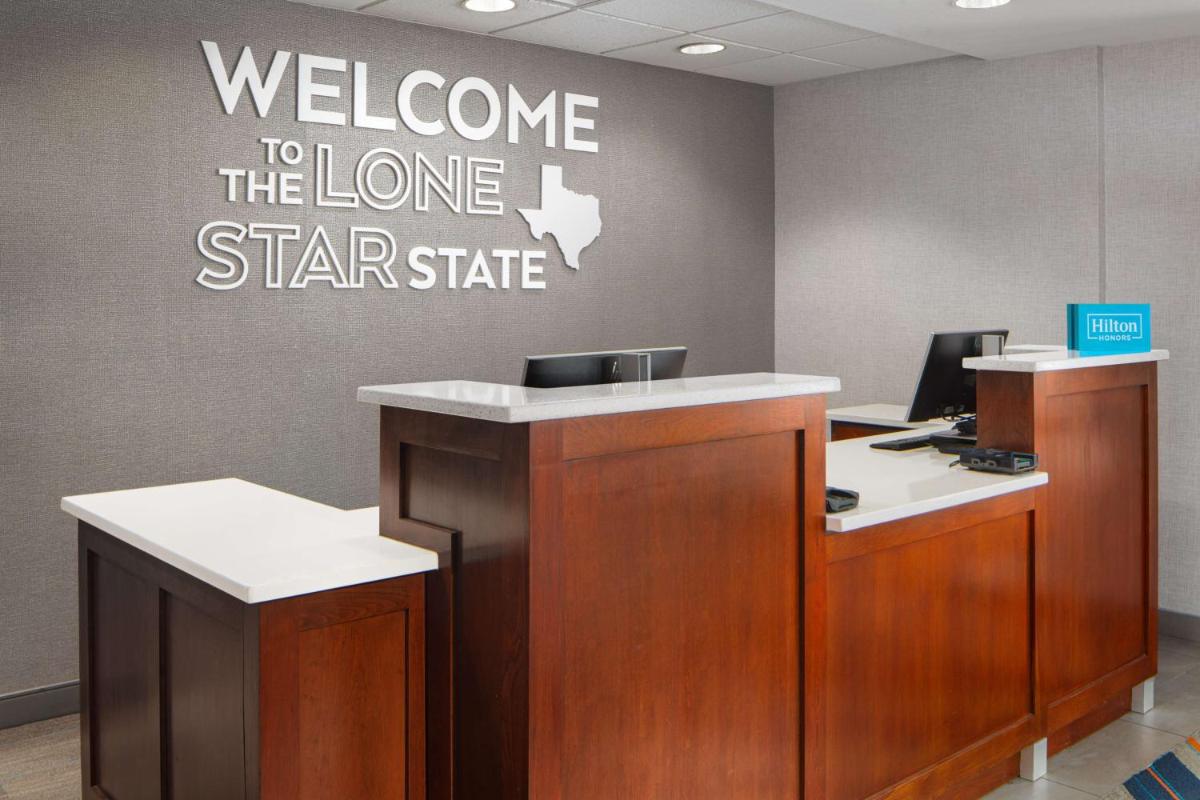 Hampton Inn & Suites El Paso-Airport - Housity