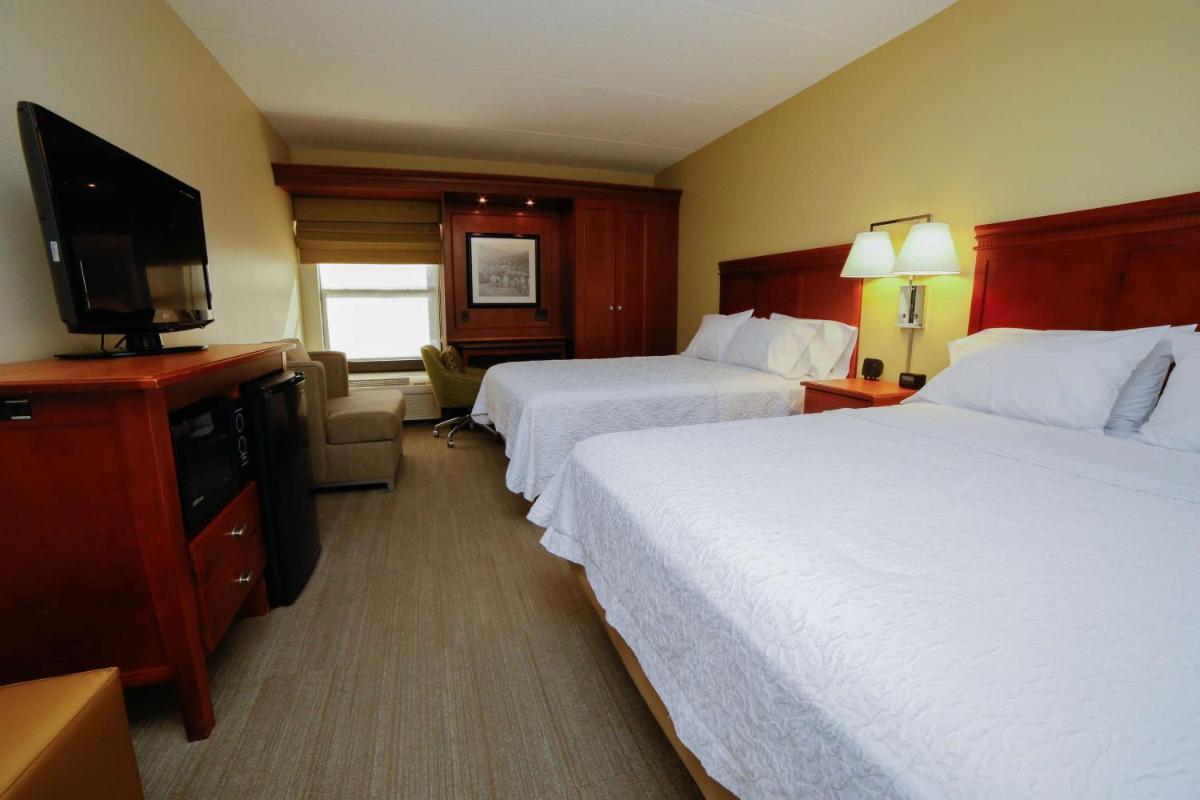 Hampton Inn Franklin, NC - Housity