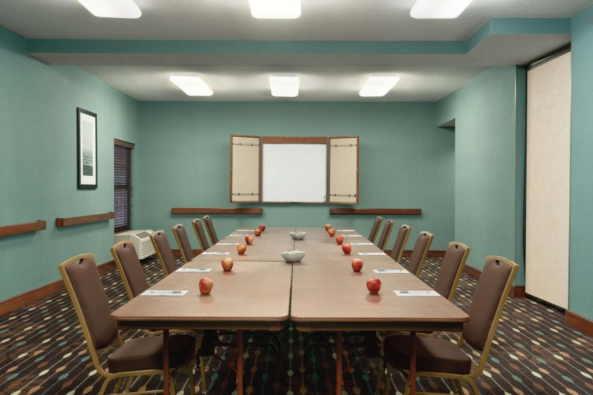 Hampton Inn Franklin - Housity