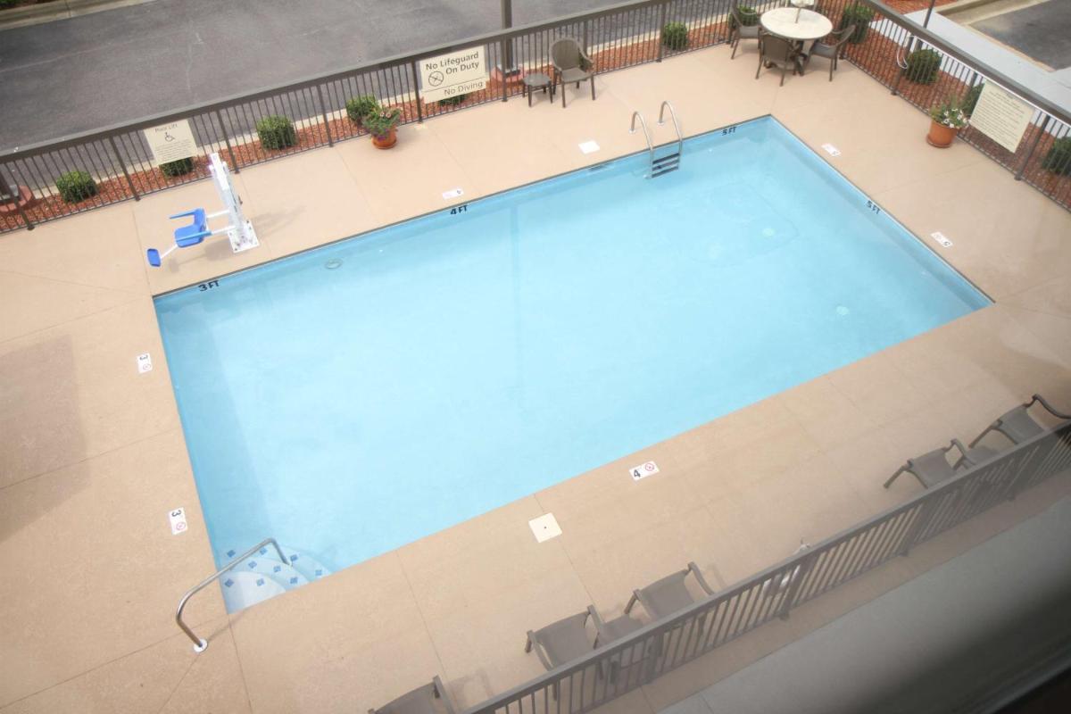 Hampton Inn Greeneville - Housity