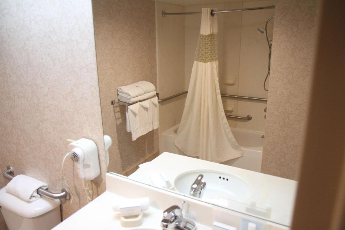 Hampton Inn Greeneville - Housity