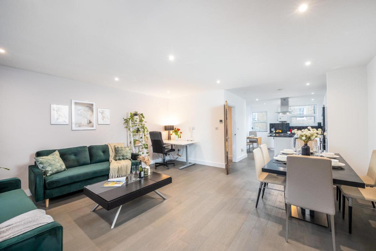 Luxury 2 Bedroom Apartment next to Angel - Housity