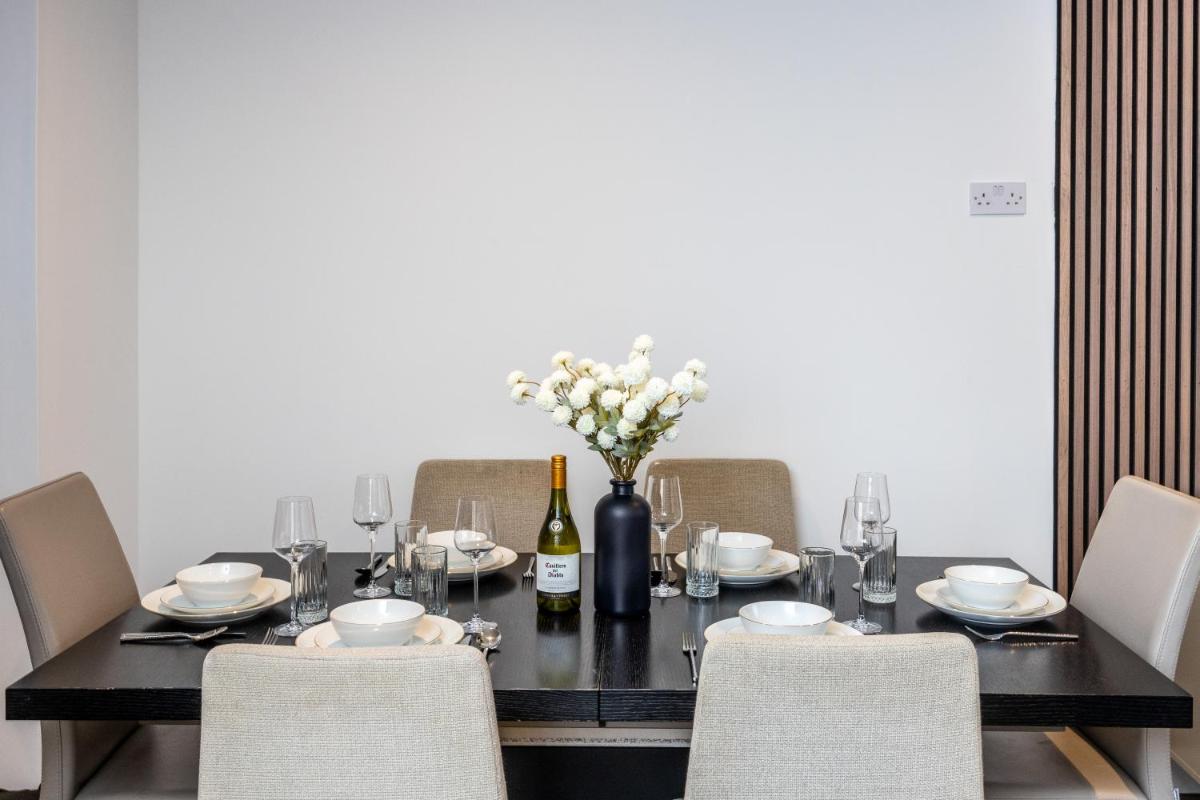 Luxury 2 Bedroom Apartment next to Angel - Housity