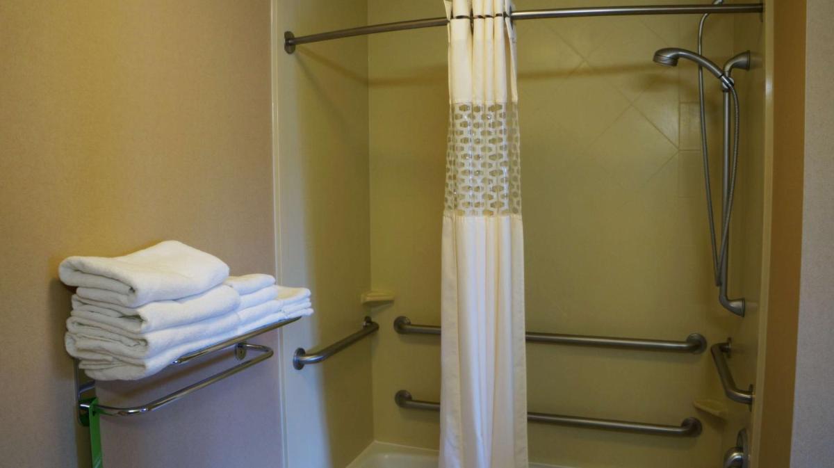 Hampton Inn & Suites Kingman - Housity