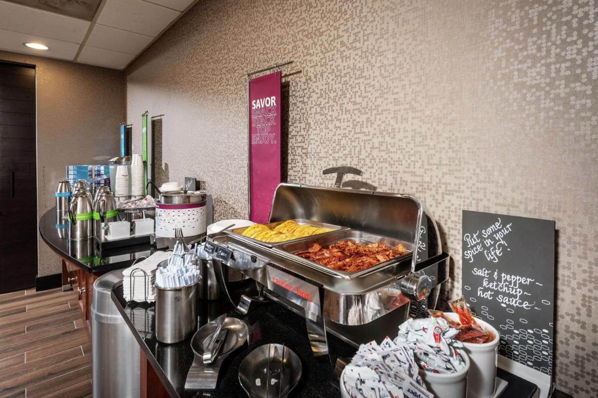 Hampton Inn Fall River/Westport - Housity