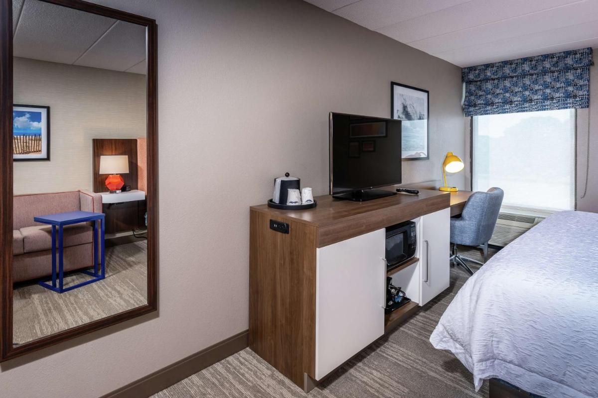 Hampton Inn Fall River/Westport - Housity