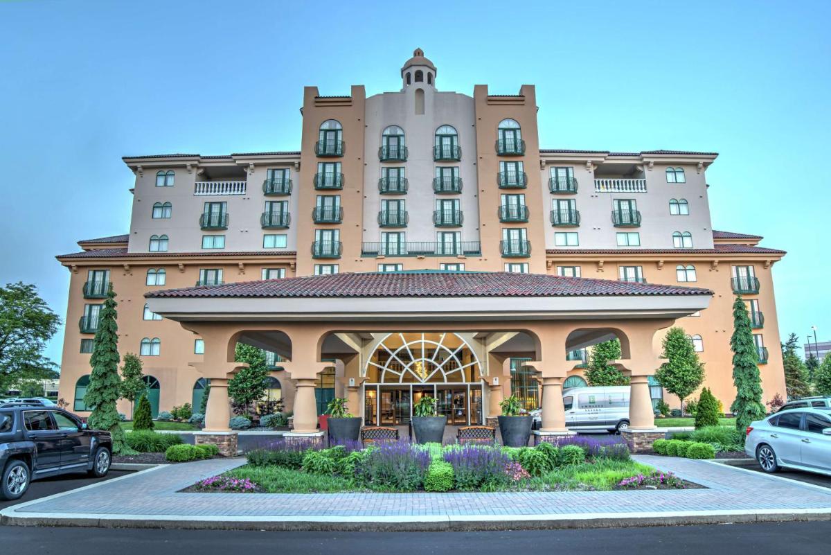 Embassy Suites by Hilton Indianapolis North - Housity