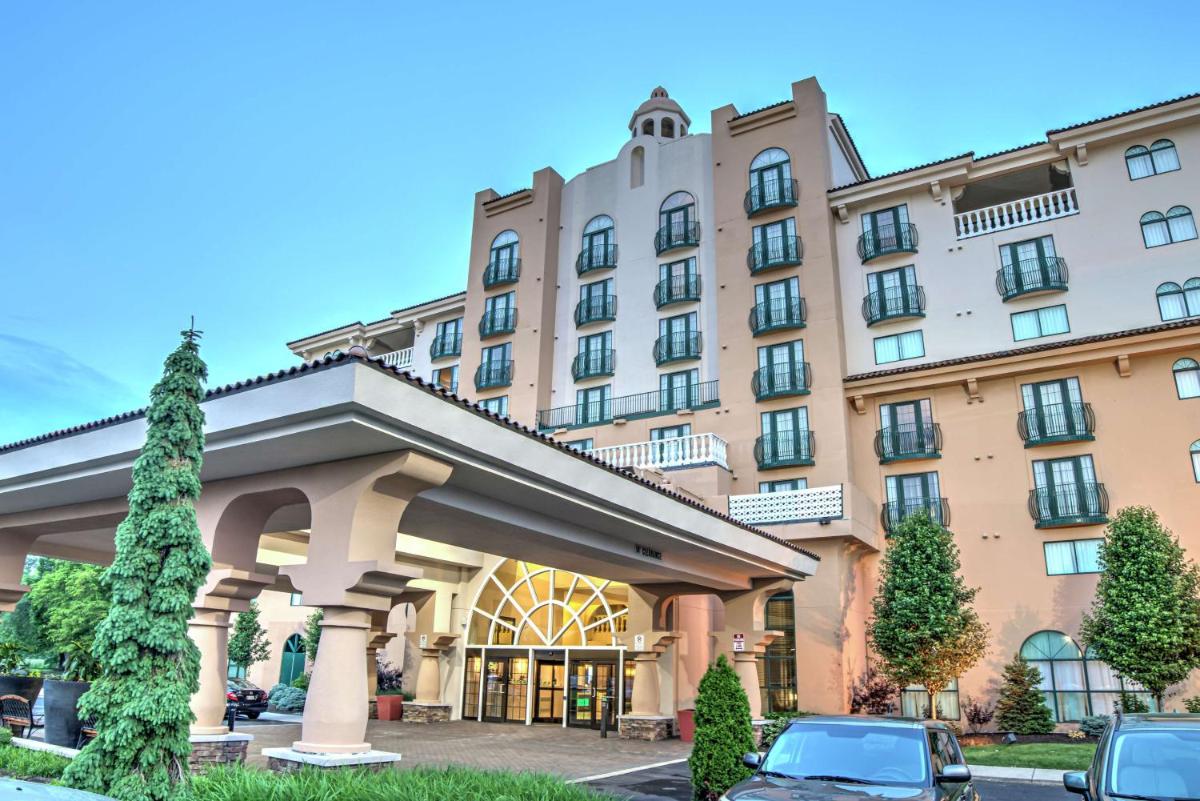 Embassy Suites by Hilton Indianapolis North - Housity