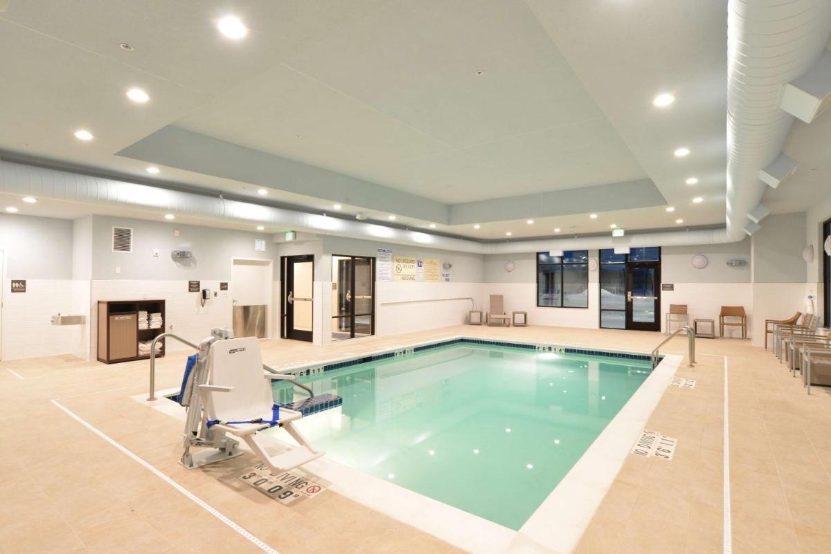 Hampton Inn & Suites Menomonie-UW Stout - Housity
