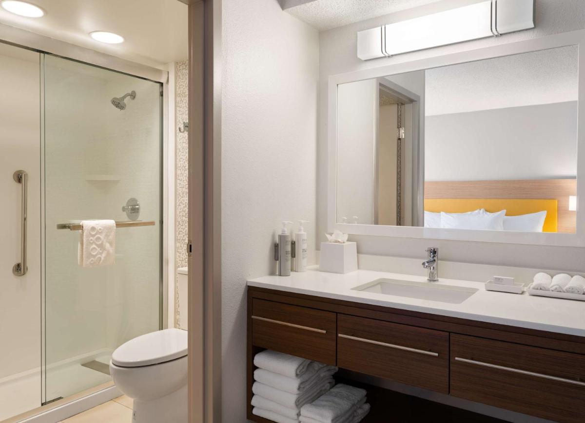 Home2 Suites by Hilton Indianapolis - Keystone Crossing - Housity
