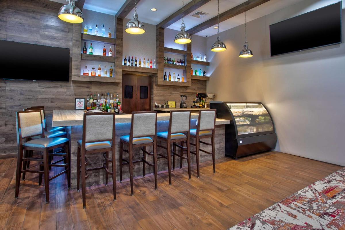 Hampton Inn & Suites By Hilton- Newark Airport Elizabeth - Housity