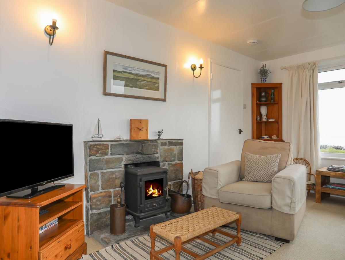 Allt y Mor - Housity