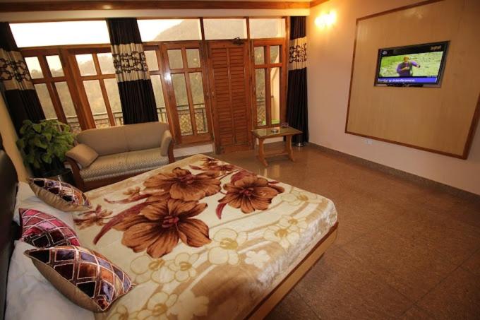 Hotel Mcleodganj Plaza - Housity