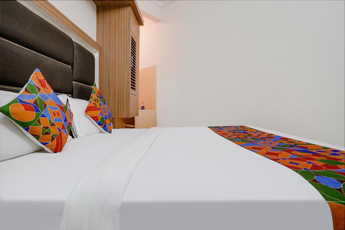 FabExpress Shanti Inn - Nr Vijay Mamta Theatre, Nashik Road - Housity