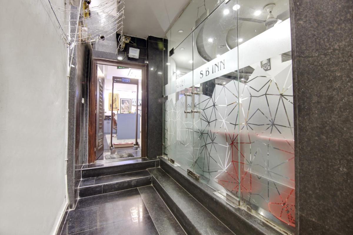 Hotel S b Inn - Near New Delhi Railway Station Paharganj - Hizvo