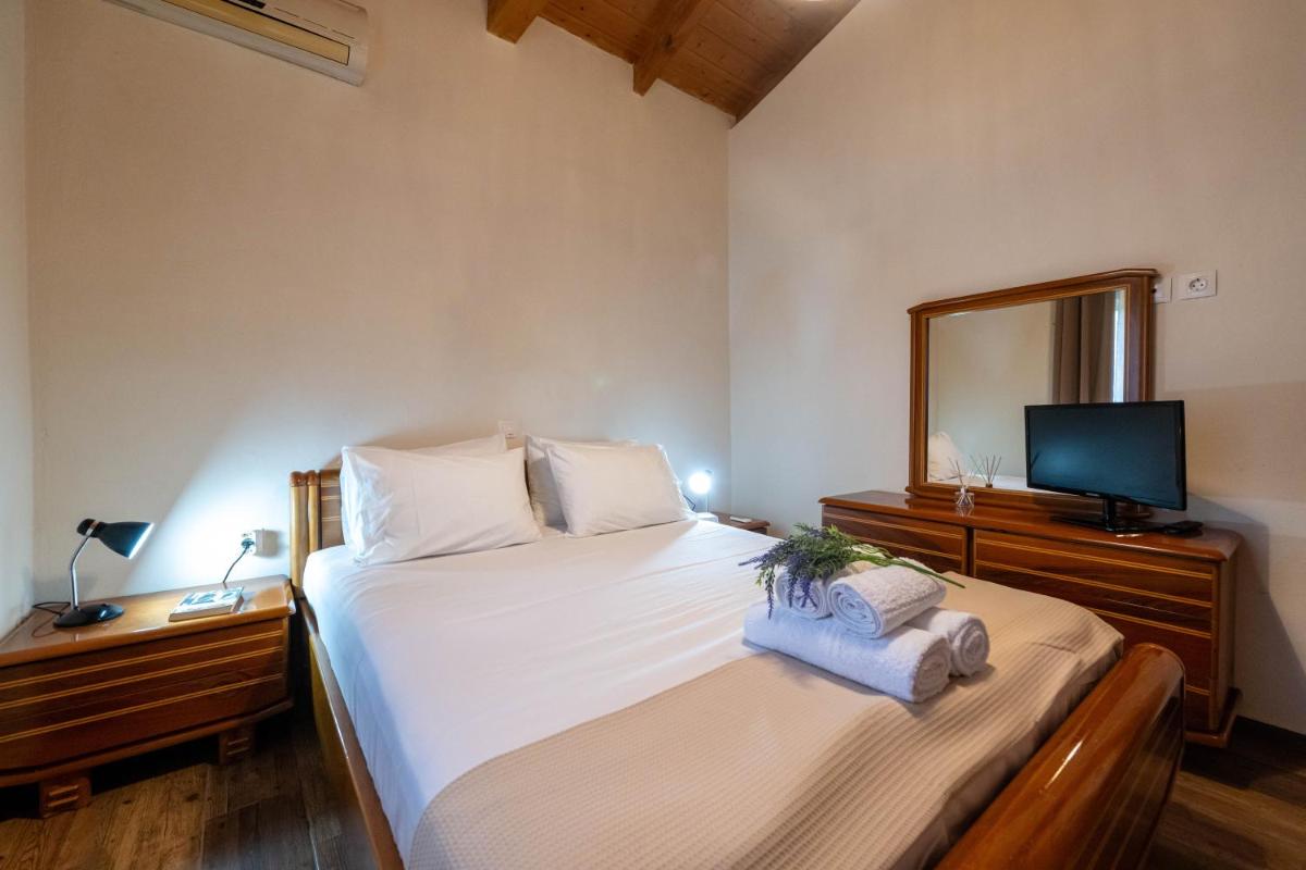 Olive Grove Getaway - Housity