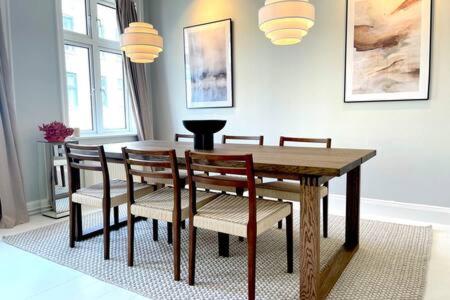 2 Bedroom Flat in Trendy Area - Housity